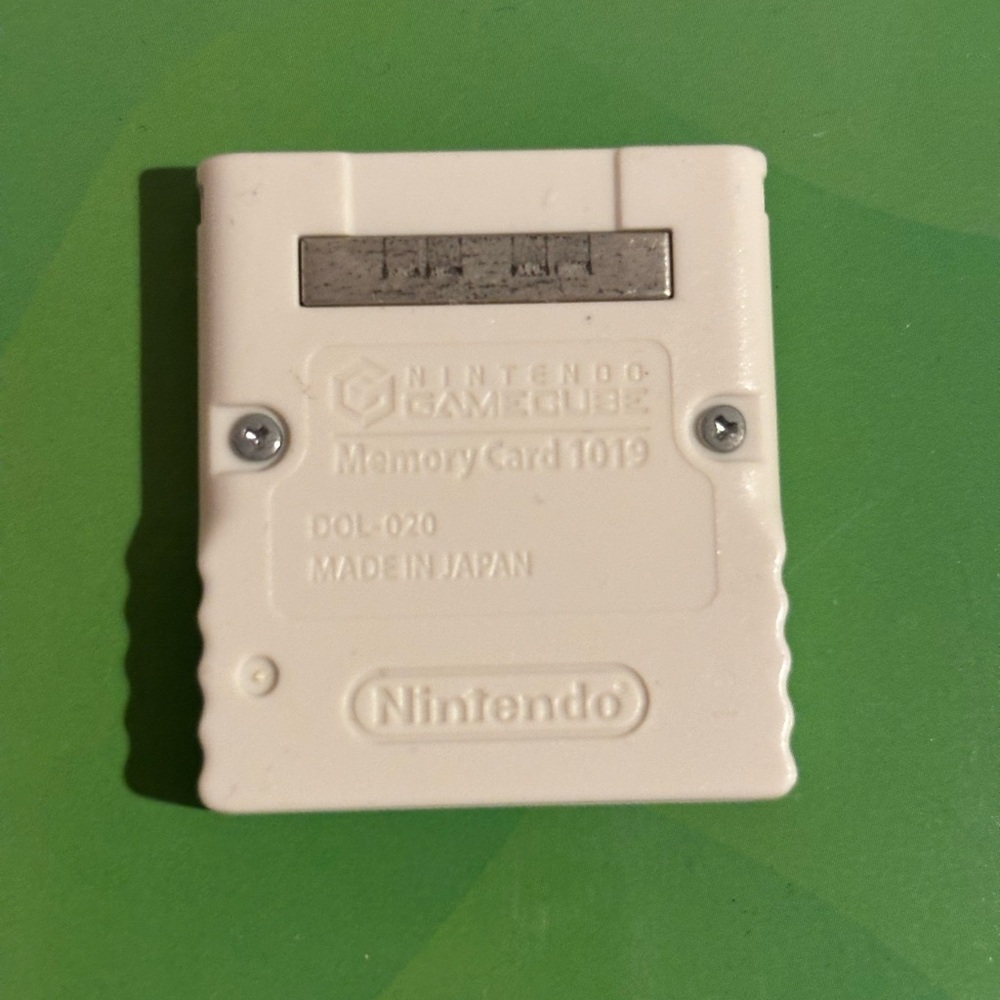 Nintendo GameCube Memory Card - Picture 2 of 2